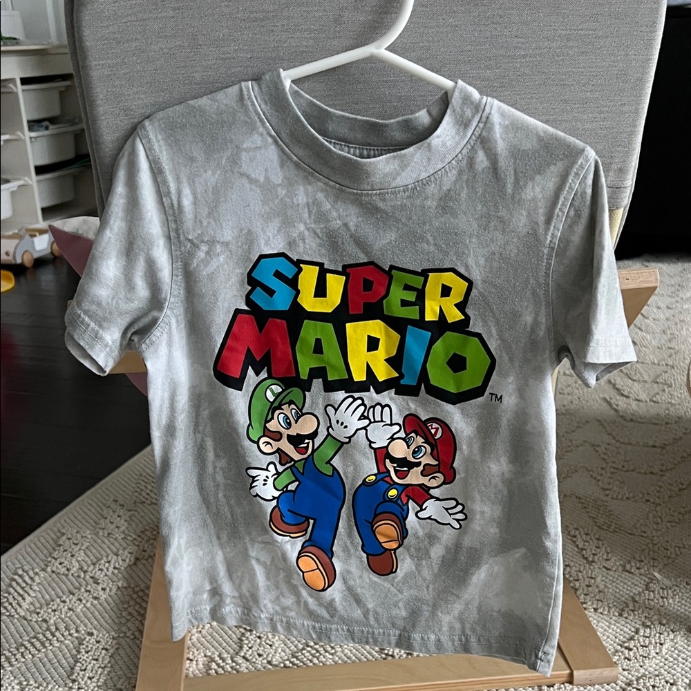 size 4-5T Super Mario Kids Gray T-Shirt